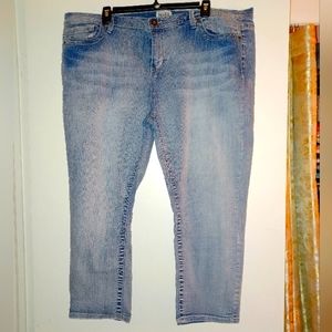 MUDD Denim Capris Pants.  Size 22
